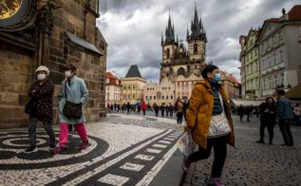 В Чехии запретят невакцинированным посещение публичных мероприятий