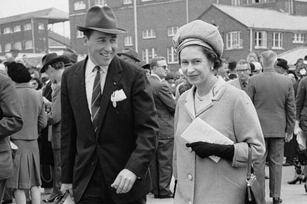 Историк Лауни заявил, что Елизавета II могла родить не от принца Филиппа