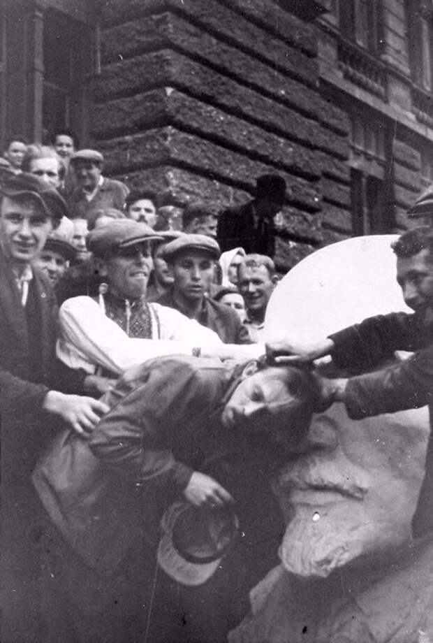 30 шокирующих фотографий львовских погромов 1941 года