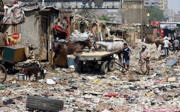 Eshash el-Sudan в районе Мухандисин города Гиза, к югу от Каира, Египет грязь, изнанка, курорты, нищета, путешествия, трущобы