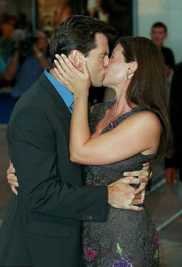 25 лет бок о бок — знаменитость Джеймса Бонда Пирс Броснан и его супруга отпраздновали Серебряную свадьбу