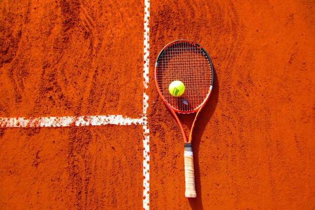 tennis-1671852_1920 alt