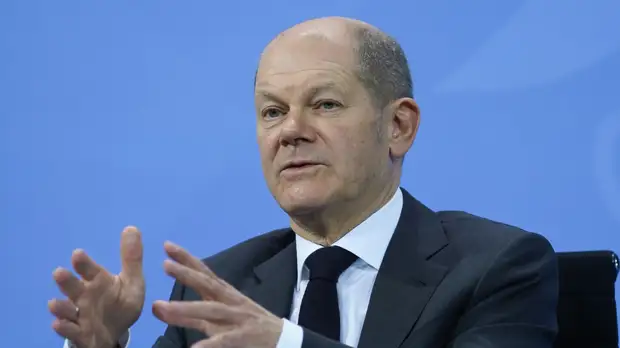 Канцлер Германии Шольц призвал Россию принять шаги по деэскалации ситуации вокруг Украины