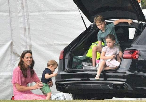 Пицца, мороженое и магическое шоу: какие сюрпризы Кейт и Уильям готовят на 6-летие принца Джорджа