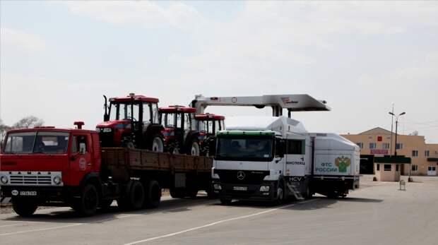 За 11 месяцев таможенники Уссурийска провели почти 17 тысяч осмотров машин без их разгрузк