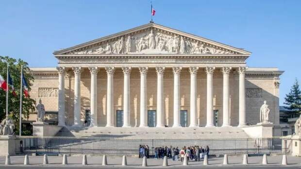 В парламент Франции внесена инициатива о выходе из НАТО