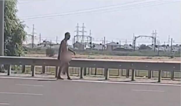 Летнее обострение: голый мужчина разгуливал по шоссе в Краснодаре
