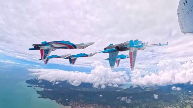 Опубликовано видео выступления «Русских Витязей» на выставке LIMA-2025