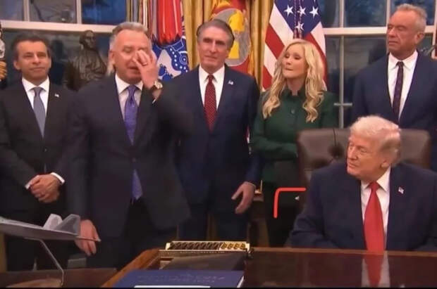 Уиткофф со слезами на глазах рассказал о смерти сына из-за передозировки