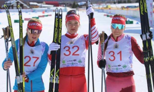 Наталья Непряева завоевала вторую медаль на предсезонном лыжном турнире в Финляндии