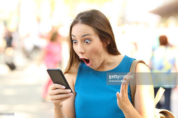 distracted-boyfriend-meme-girl-shocked-funny-stock-photos-carla-ramos-gil-38