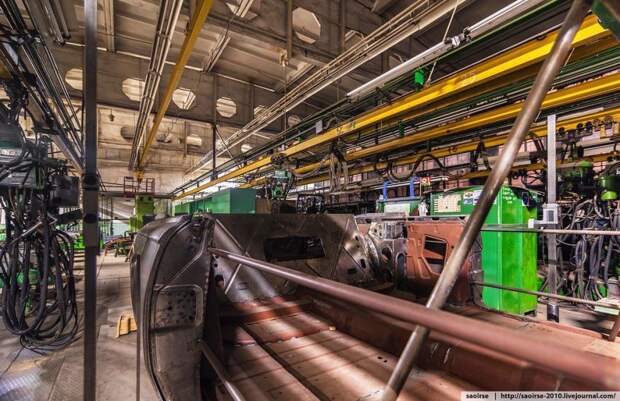 Цех по производству автомобилей представительского класса авто, завод, зил