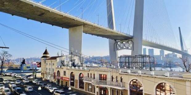 «Спасибо, что живы»: массовое ДТП на Золотом мосту во Владивостоке обошлось без жертв