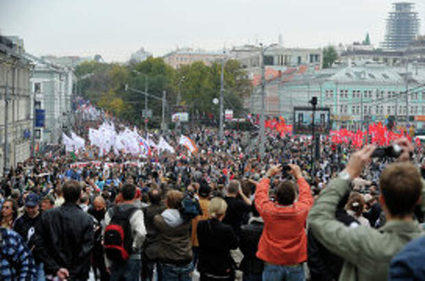 Участники акции "Марш миллионов" на Трубной площади в Москве