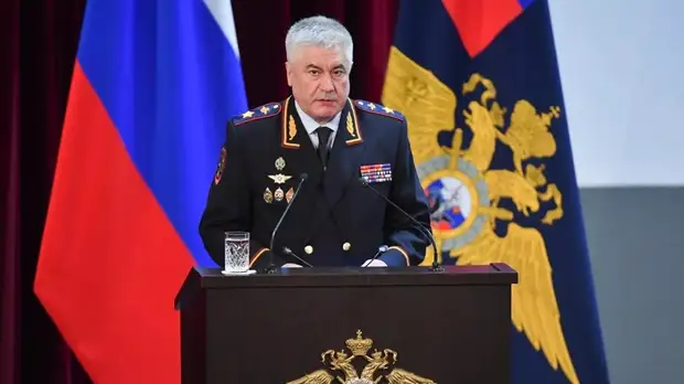 Колокольцев наградил полицейских за спасение людей при пожаре в Подмосковье