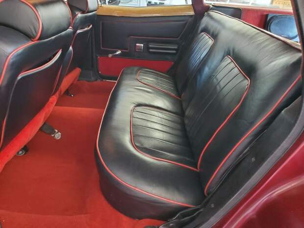 Необычный универсал Ford 1971 года с лицом Rolls-Royce