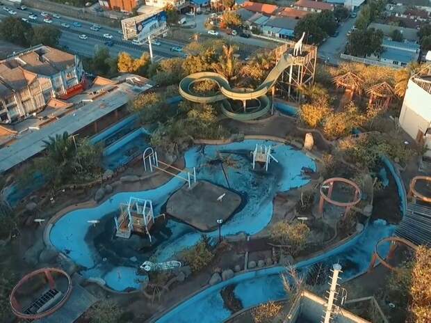 12 заброшенных аквапарков со всего мира