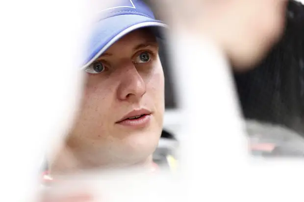 Что значит для Мика Шумахера новый контракт Сайнса с Ferrari? Ничего хорошего