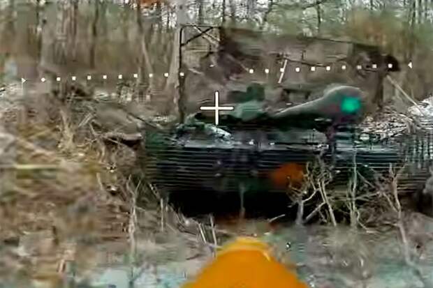 Французские колесные танки AMX-10CR снова стали жечь на передовой