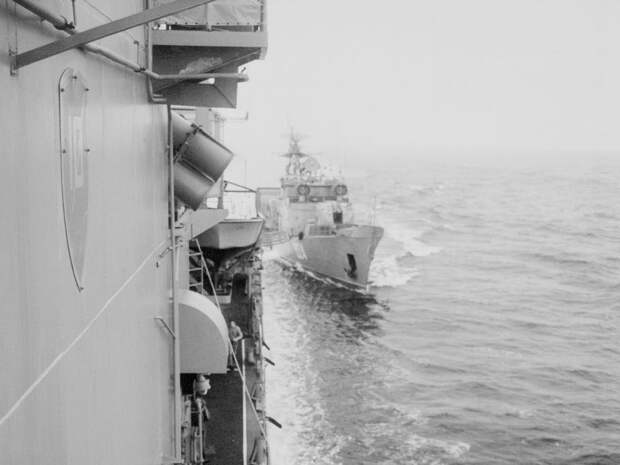 Black Sea Soviet navy frigate SKR-6 destroyer USS Caron