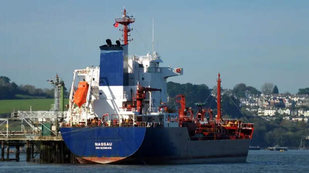 Россия массово прививает танкерам «иммунитет» от произвола США