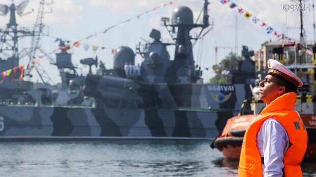 Россия вернула Украине ноту из-за парада в честь Дня ВМФ в Крыму Россия вернула Украине ноту из-за парада в честь Дня ВМФ в Крыму