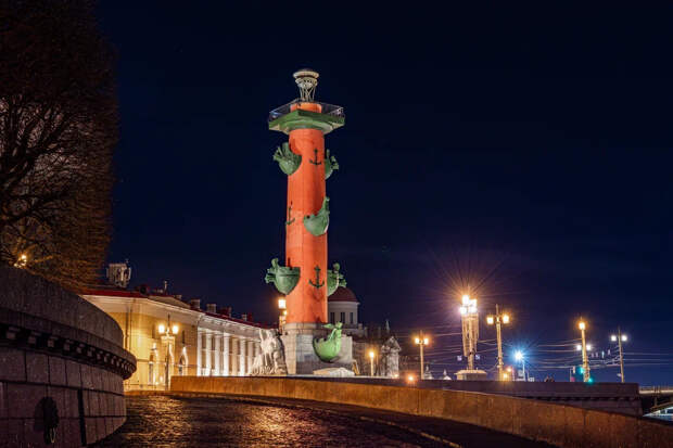 В Петербурге в День Победы зажгут огонь на Ростральных колоннах
