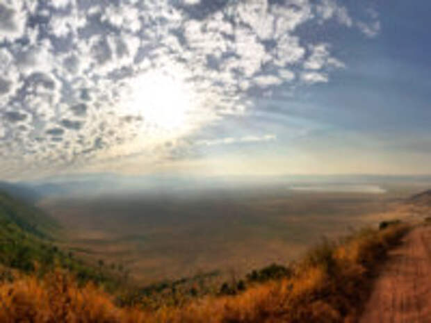 Клуб путешествий Павла Аксенова. Танзания. Panorama of Ngorongoro Crater. Фото tr3gi - Depositphotos