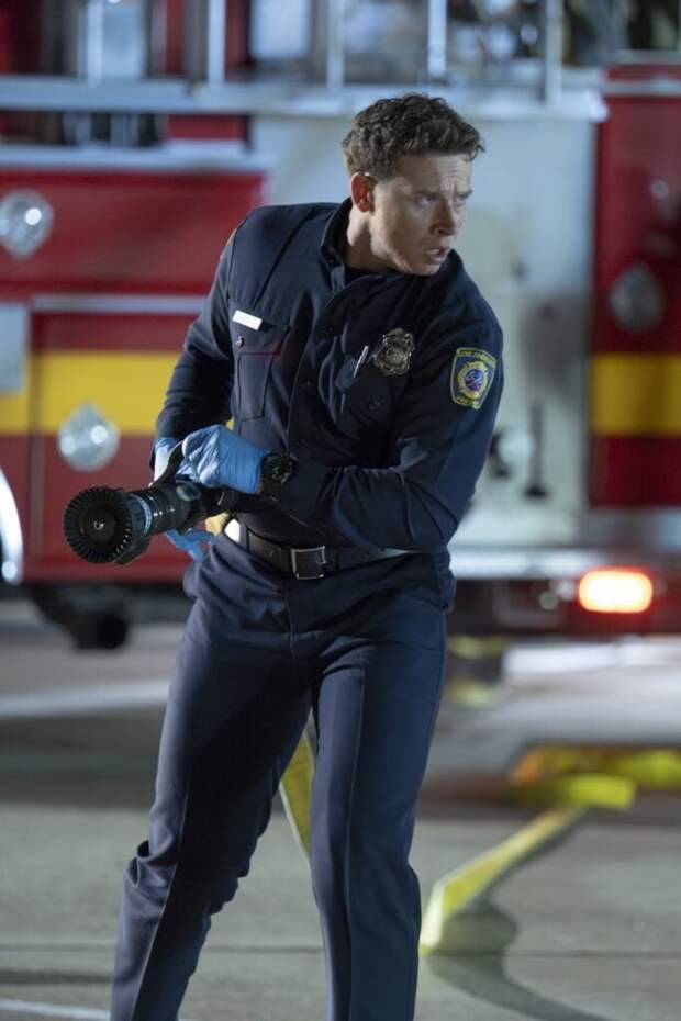 Buck looks to help on the ground during 9-1-1 Season 8 Episode 3.