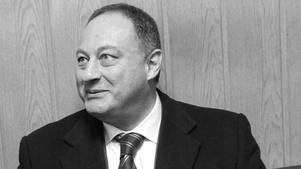 The Guardian сообщила о смерти бизнесмена и экс-сенатора Слуцкера