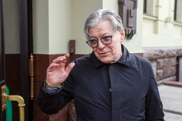 «Словно растворился в архивах»: как 60-летний детектив с молодым Александром Збруевым раскрыл грандиозную аферу и до сих пор держит в напряжении