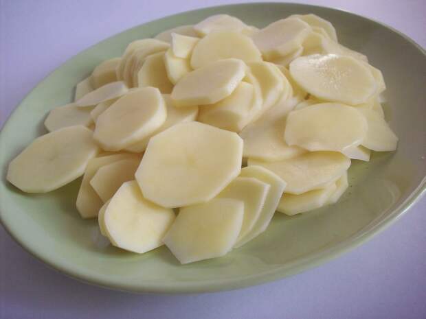 нарезанный картофель