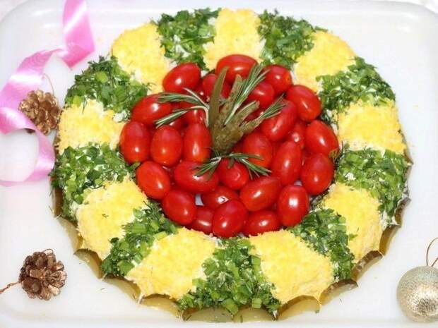 Салат из зеленого горошка с тунцом и рисом