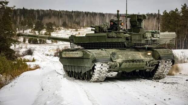 В Киеве заявили, что РФ готовится бросить «танковый кулак» на Черниговскую