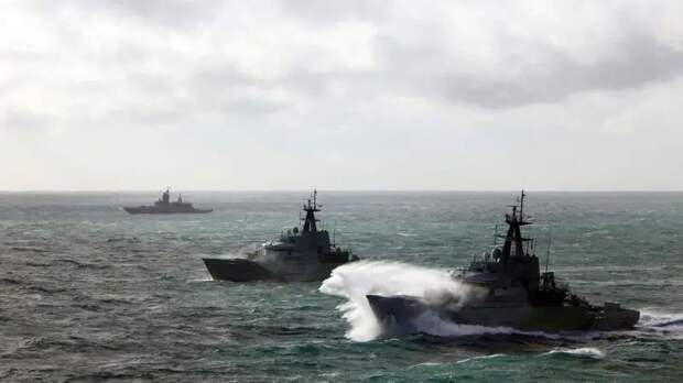 Daily Express: британский флот превратился в посмешище