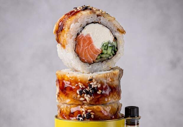 Стритфуд по новому: роллы-тубусы и рыбный бургер в «Честной Рыбе»