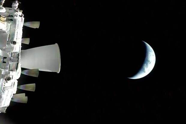 Orion с четырьмя астронавтами вышел на траекторию полёта к Луне