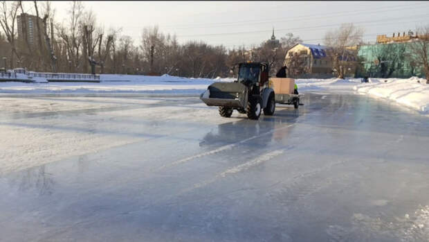 Каток в барнаульском парке "Изумрудный" откроют 30 декабря
