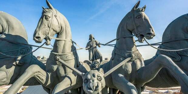 Собянин: Завершена реставрация главных символов Московского ипподрома