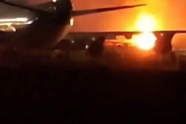 В Ираке сняли на видео уничтожение украинского Ан-132