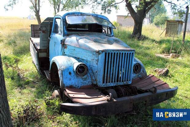 Какие старые автомобили можно встретить в деревнях? Автомобили СССР, ретро авто