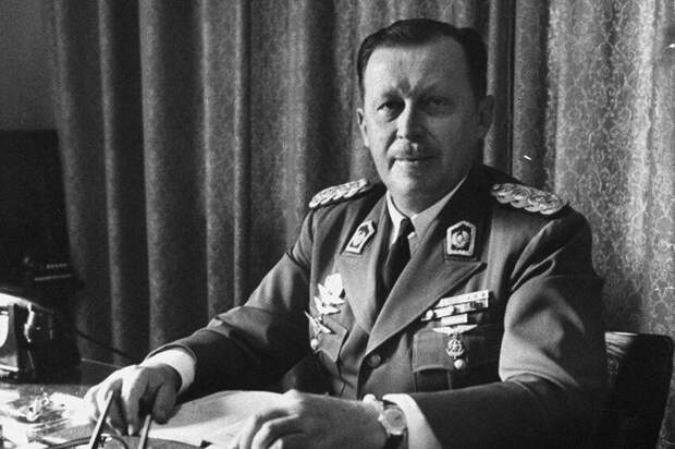 Как в Парагвае увековечили память президента-диктатора Как в Парагвае увековечили память президента-диктатора