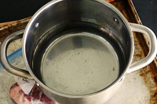 Наполните кастрюлю водой. Наполните кастрюлю водой.