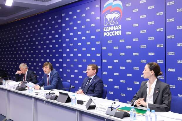 «Единая Россия» и Минпросвещения провели Всероссийский штаб по капремонту и строительству образовательных учреждений