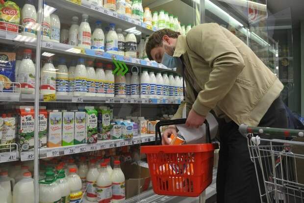 Более 25 тыс кг продуктов доставили москвичам социальные работники Более 25 тыс кг продуктов доставили москвичам социальные работники