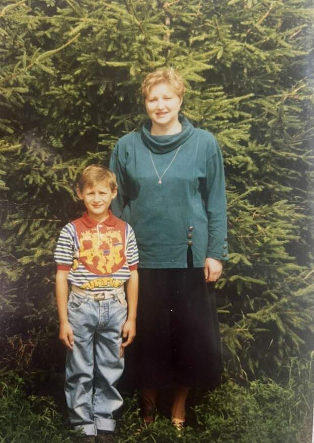 Сергей Булаев с мамой/ фото предоставлено amic.ru героем материала