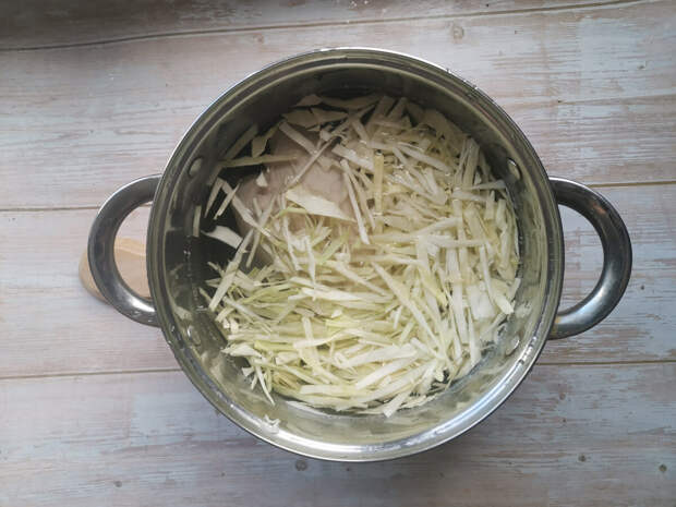Процесс приготовления борща