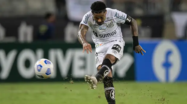 Агент Мариньо назвал ложью информацию об интересе ЦСКА к своему клиенту