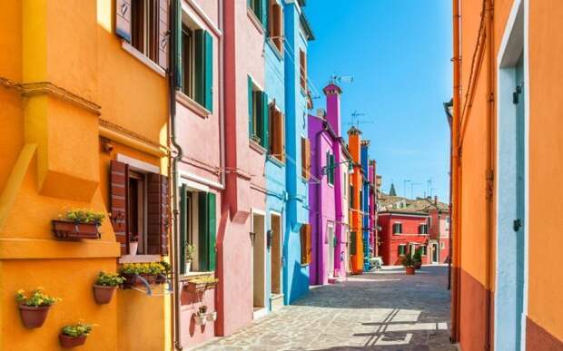 worlds-most-colorful-cities1-1-681x426