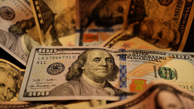 Доллары США. архивное фото